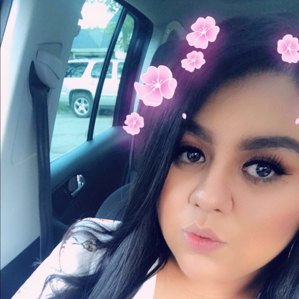 Meet your Posher, Anayeli
